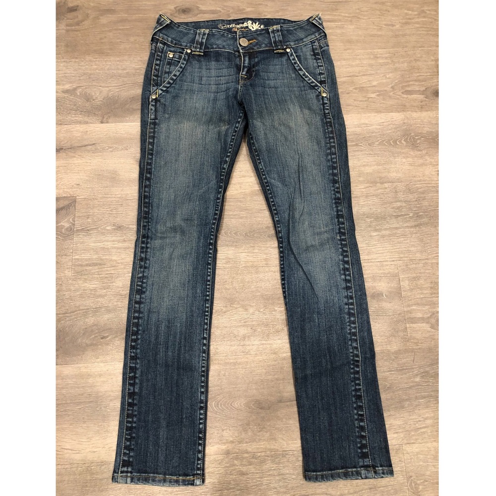 Trend Alert‼️❤️ Skinny denim trousers.